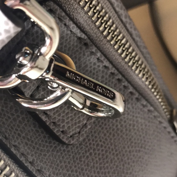 New Michael Kors Crossbody Bag Pebble Gray NWOT - Picture 13 of 16